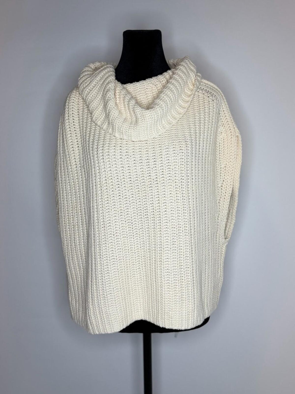 525 America Cate Sleeveless Turtleneck Sweater