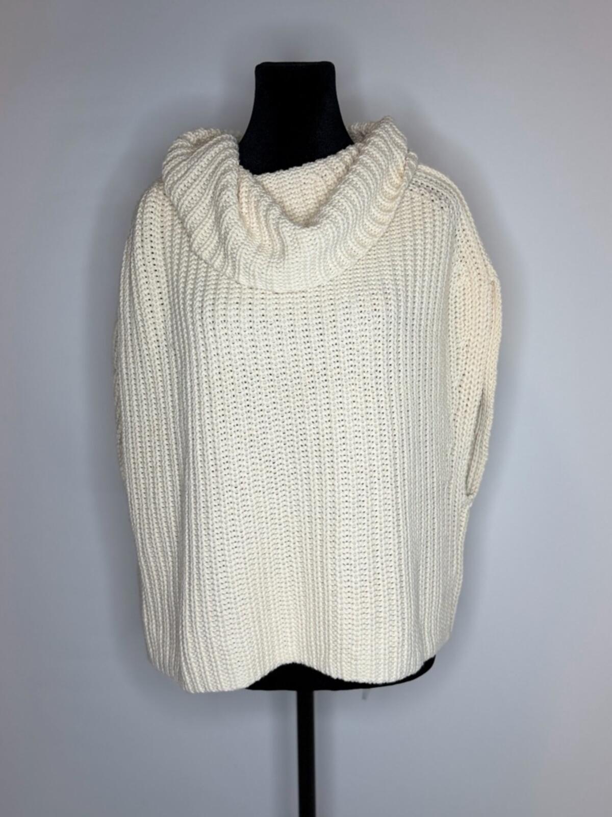 525 America Cate Sleeveless Turtleneck Sweater