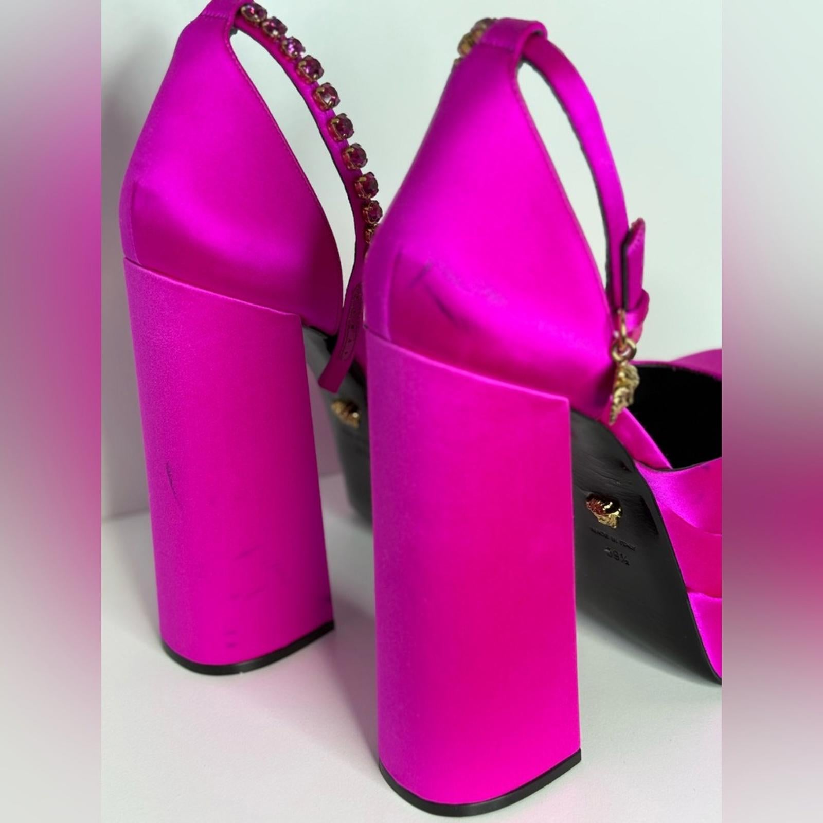Versace Pink Aevitas