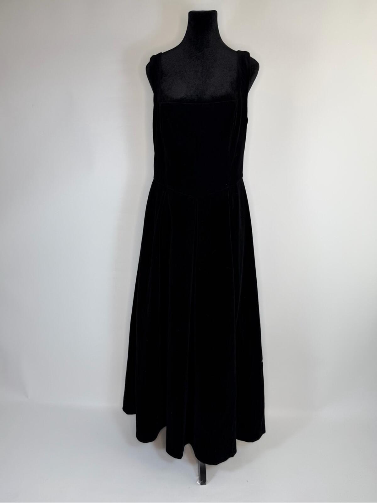 More To Come Cinthia Velvet Midi Dress