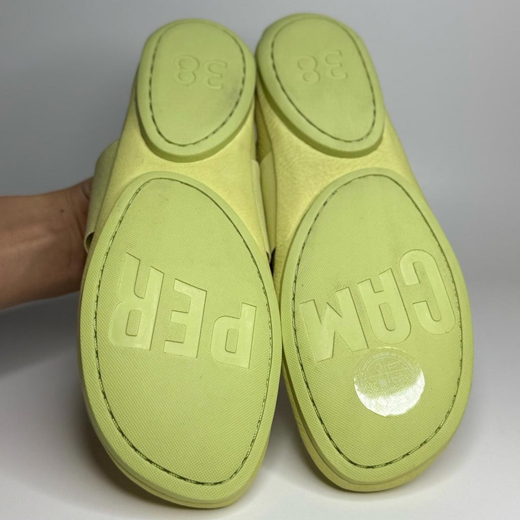 Camper Right Nina Flat