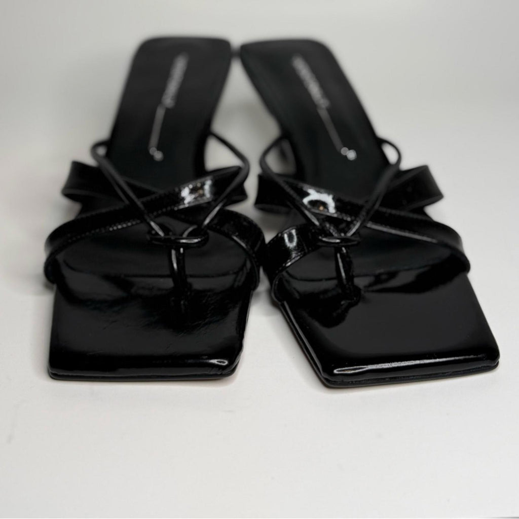 Intentionally Blank Eli Sandal