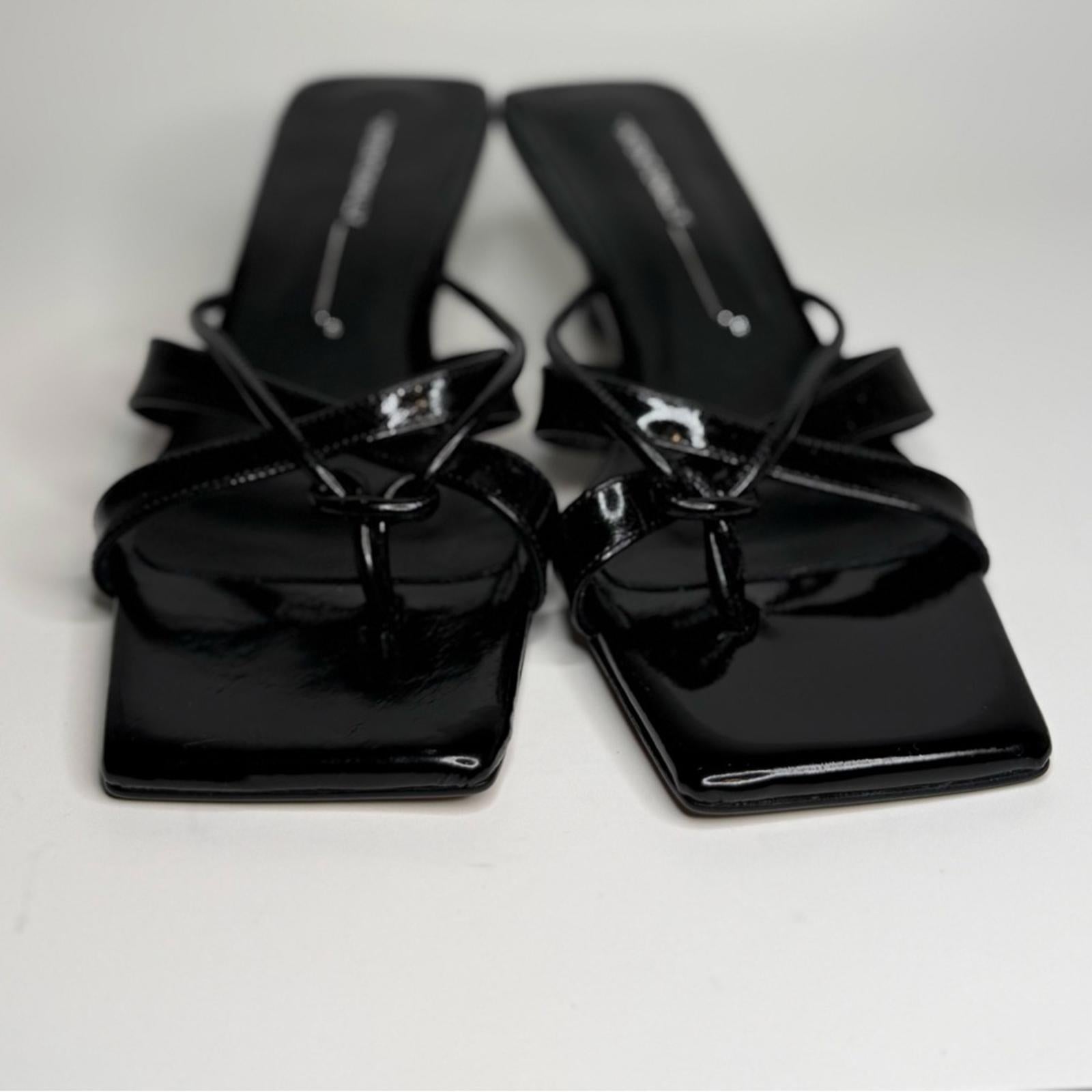 Intentionally Blank Eli Sandal