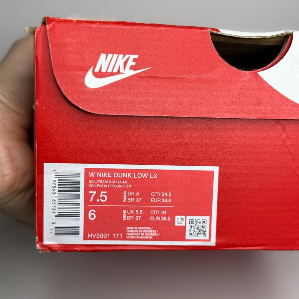 Nike Dunk Low LX Sneaker