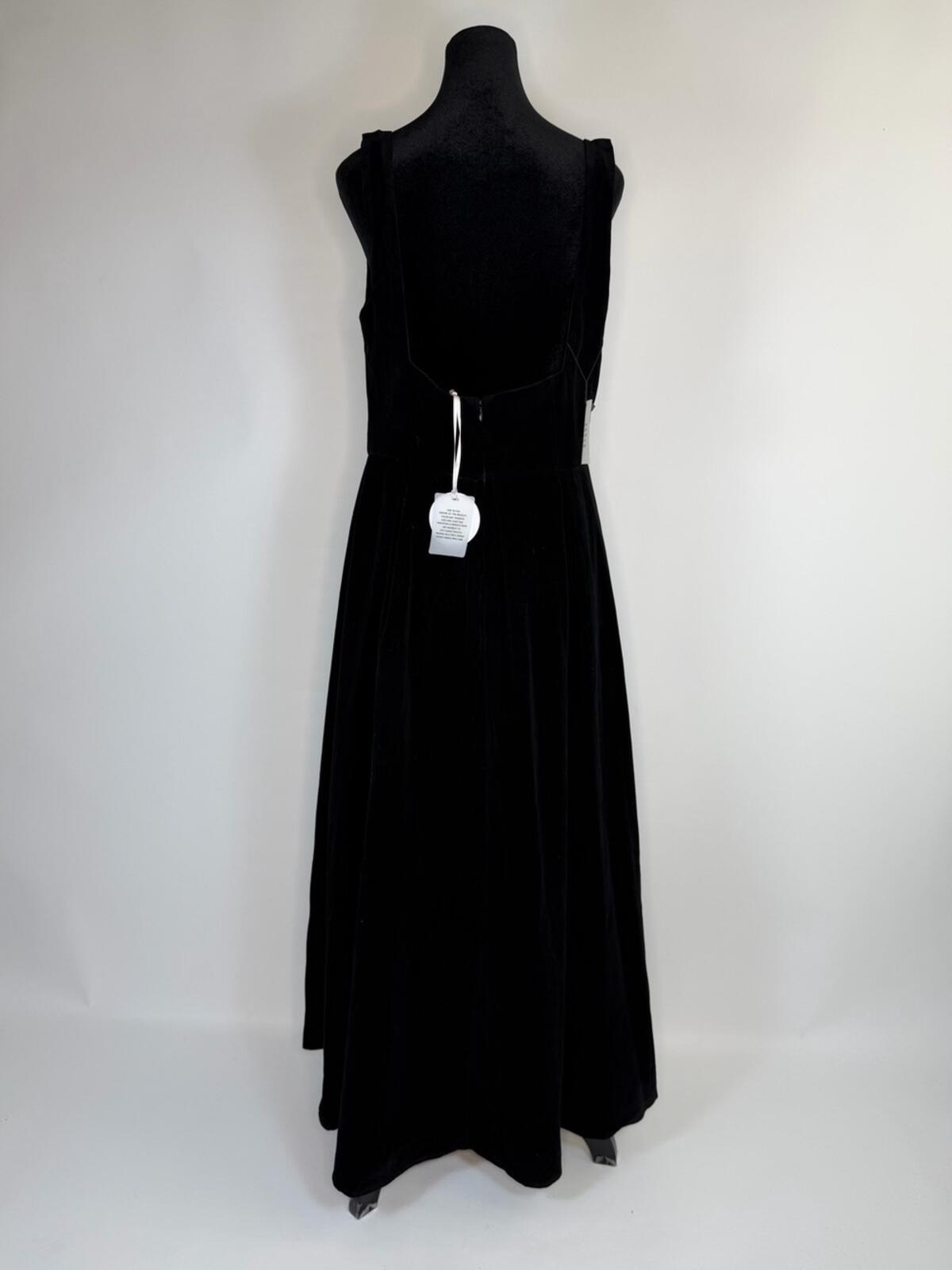 More To Come Cinthia Velvet Midi Dress