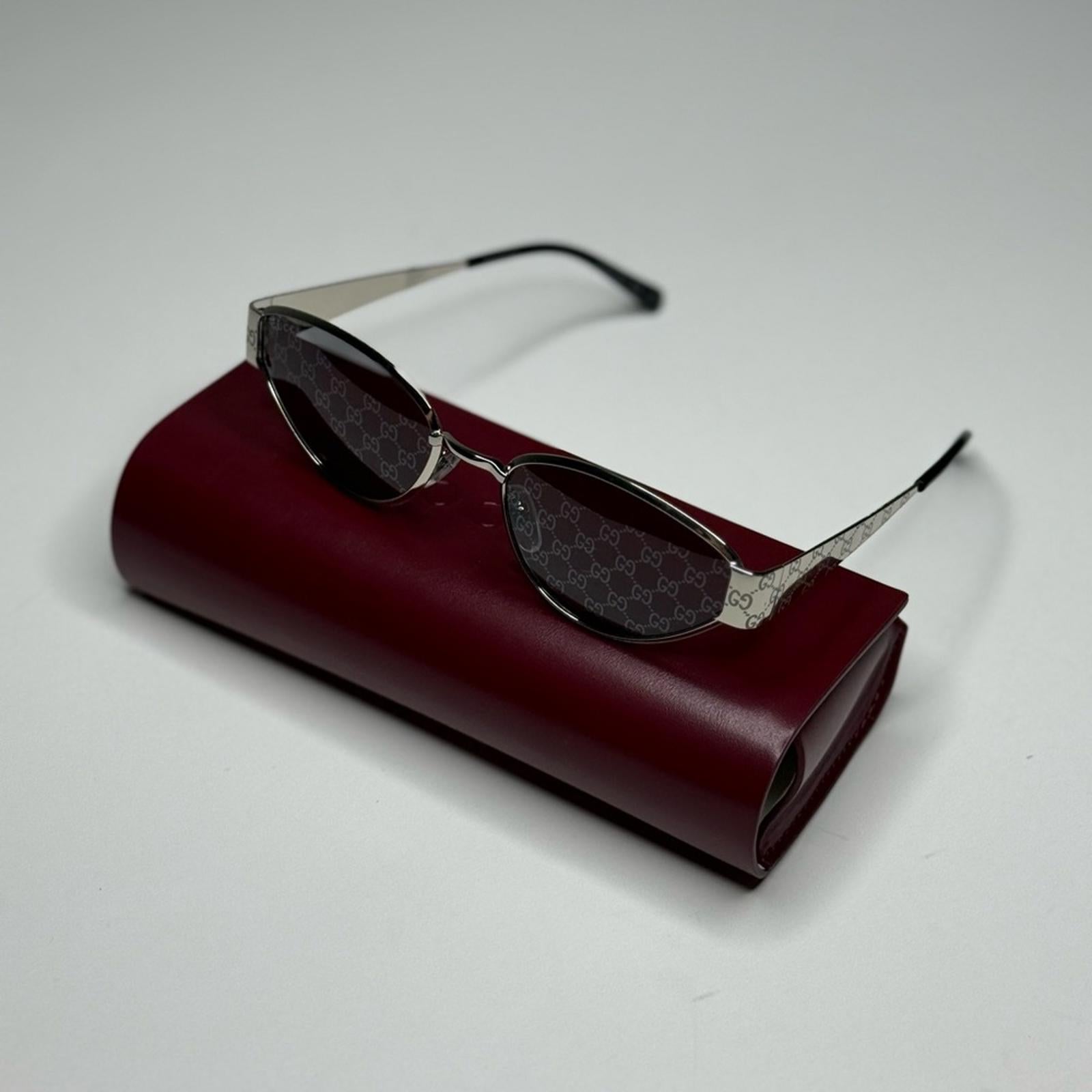 Gucci Geometrical Sunglasses