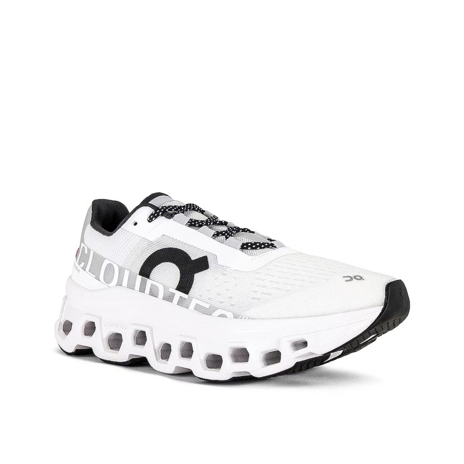 On Cloudmonster Sneakers