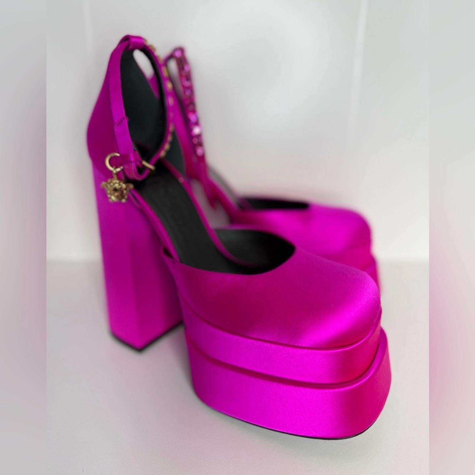 Versace Pink Aevitas