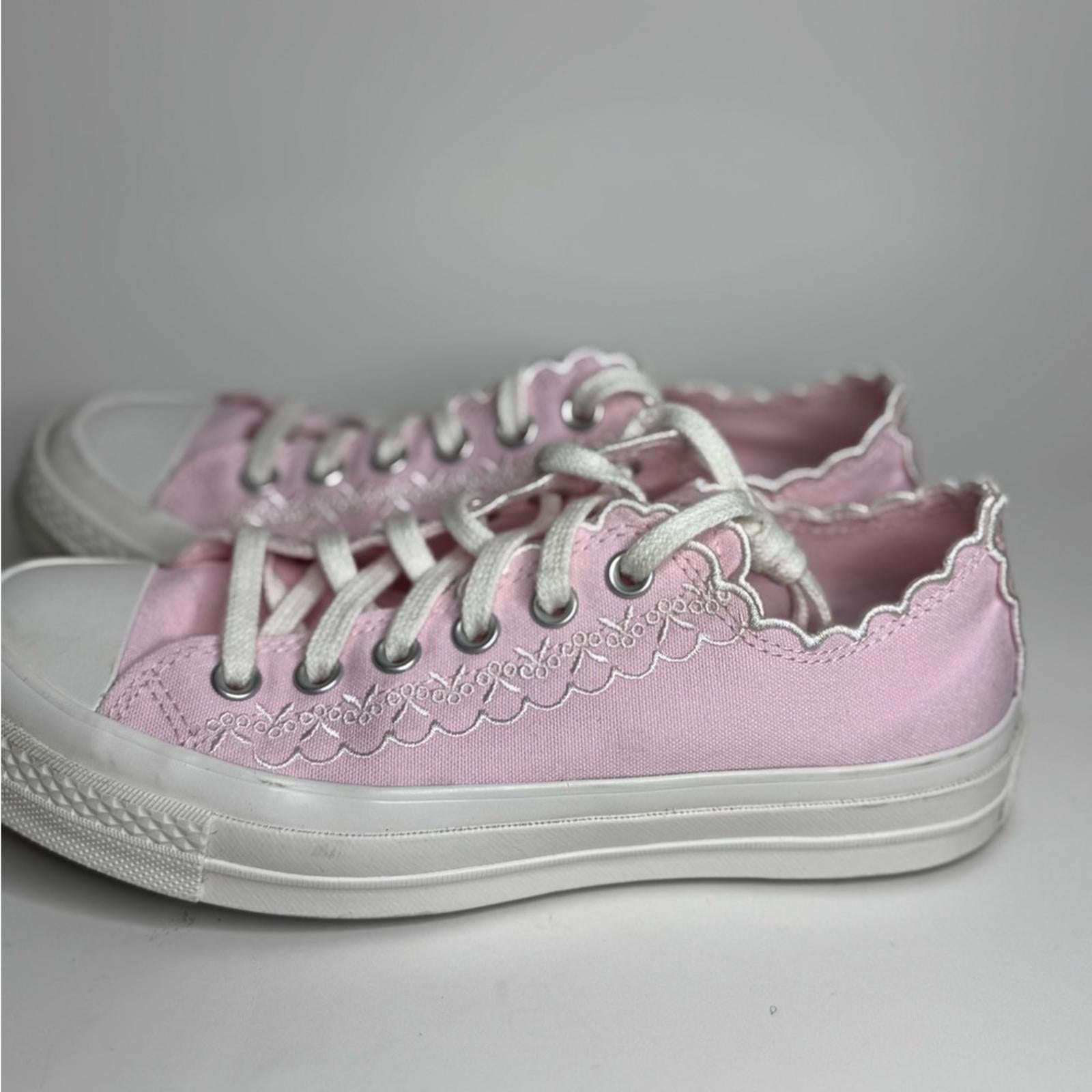 Converse Chuck 70 Embroidered Sneaker