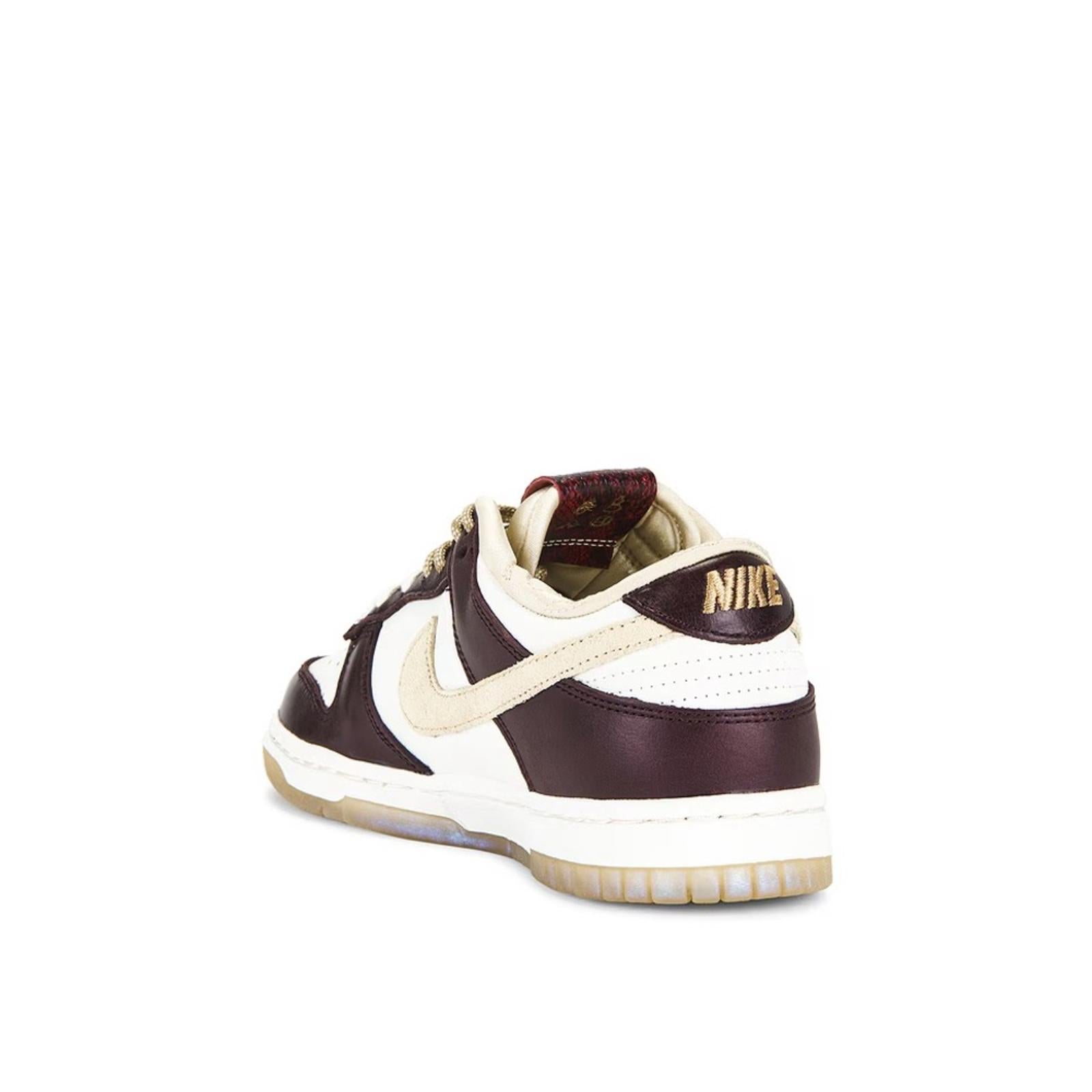 Nike Dunk Low LX Sneaker