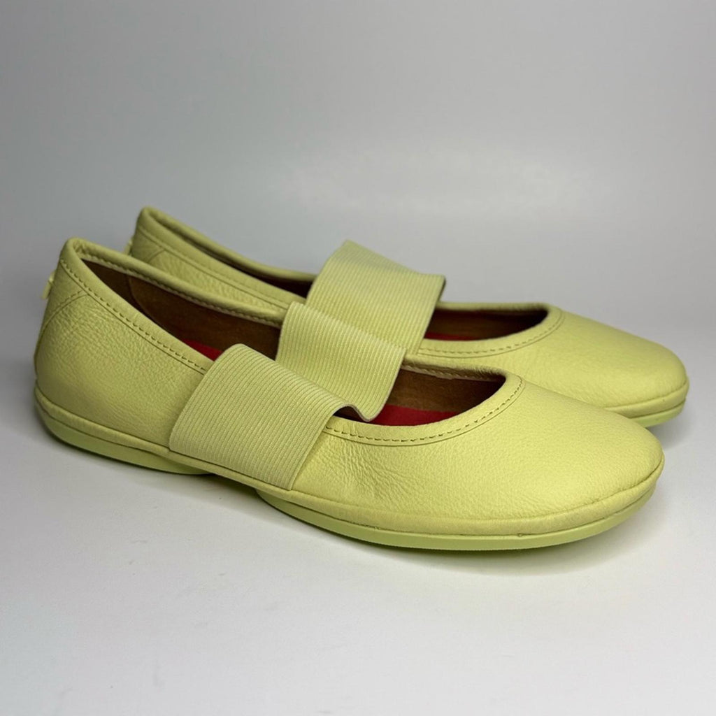 Camper Right Nina Flat