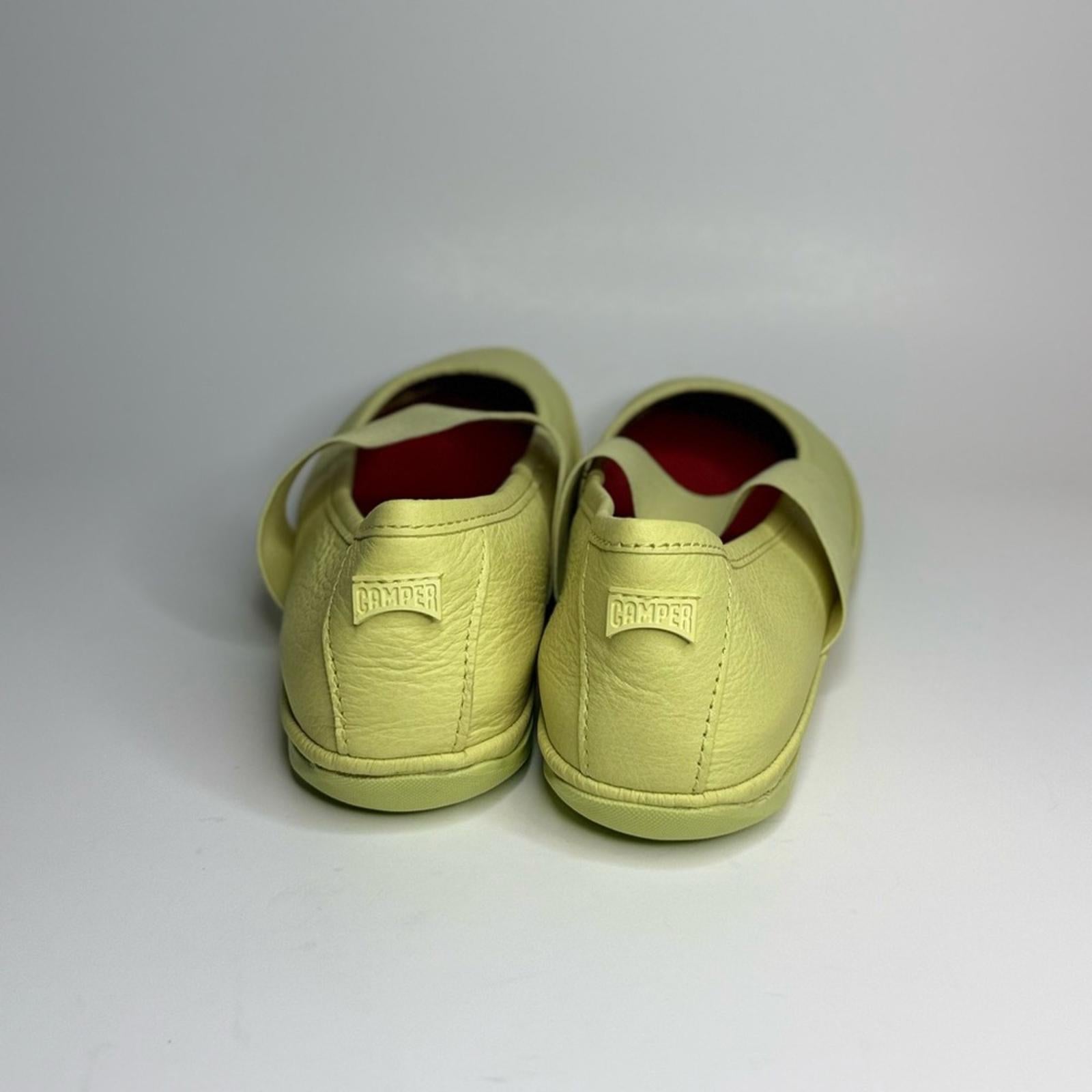 Camper Right Nina Flat