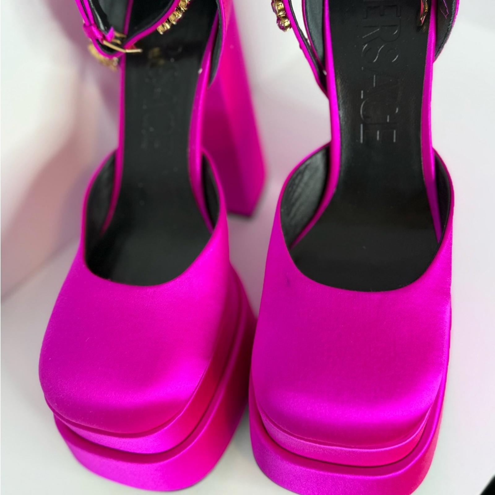 Versace Pink Aevitas
