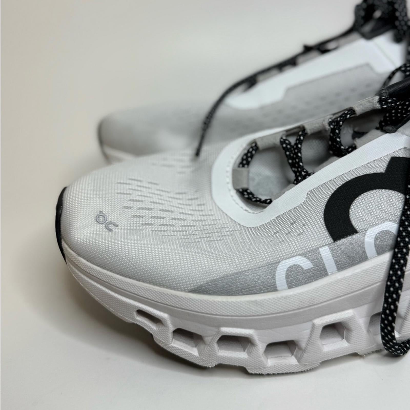 On Cloudmonster Sneakers